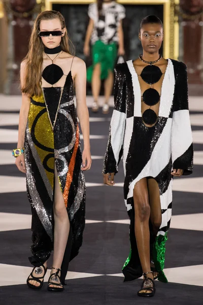 Look 12
